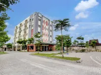 Townhouse Oak near The Park Mall Solo formerly D’Nawasena Guest House Hotels in Grogol