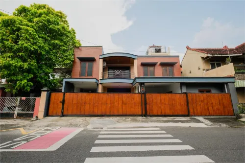 Cozzy Pakualam Residence