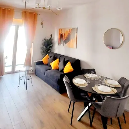 Welcoming flat near Prada 10 min from Duomo square