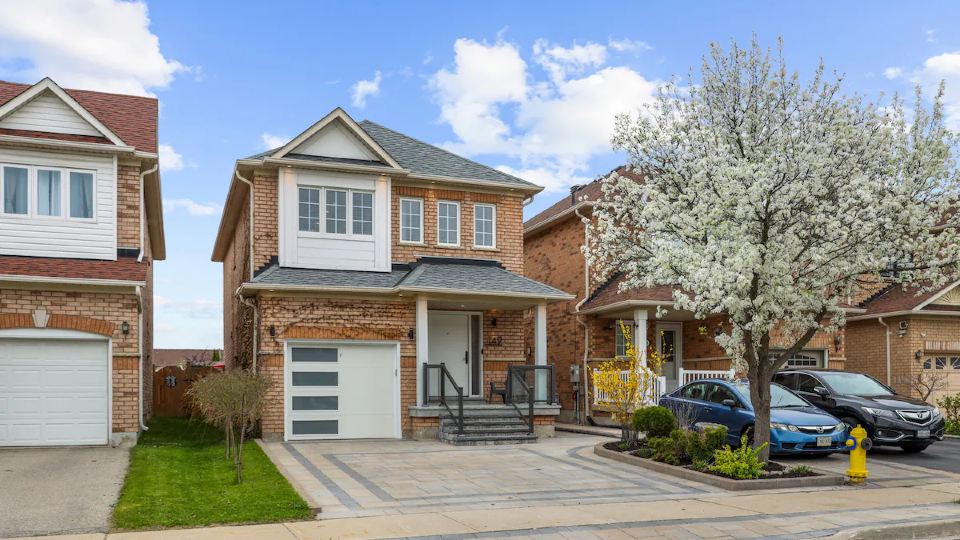 Family Retreat in Vaughan • Near Wonderland/Shopping/Hospital/Grocery