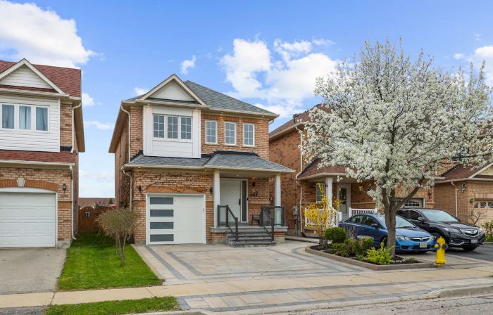 Family Retreat in Vaughan • Near Wonderland/Shopping/Hospital/Grocery