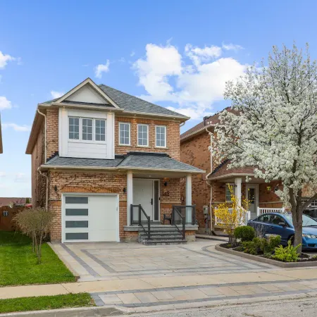 Family Retreat in Vaughan • Near Wonderland/Shopping/Hospital/Grocery