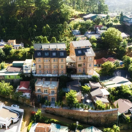Shin Village Hotel