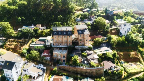 Shin Village Hotel - Mountain view