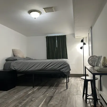 Quincy master room with private entrance
