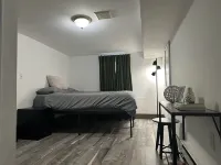 Quincy master room with private entrance - Bãi đậu xe