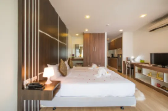 Golden Manora Hotel Bangtao Beach