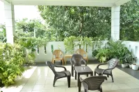 アショカ レジデンス バイ キー ルーム Gunadarma University F6周辺のホテル