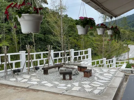 Manson Goat Cottage (A) - Nature escape hideaway Отели рядом с достопримечательностью «Ee Feng Gu Bee Farm»