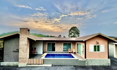 The Chaom Pool Villa Wat Khao Khilek 주변 호텔