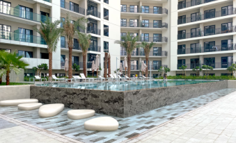 KeyRock Living | Stylish 1BR with Lake View & Pool