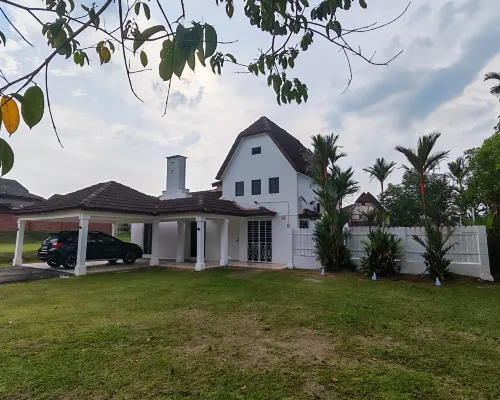 Amanjiwa Villa 2 @ A'Famosa - Private Pool Hotels in Kelemak