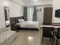 Shore Residence, Near MOA - Cozy Staycation - 1022 Mall Of Asia Concert Grounds周辺のホテル