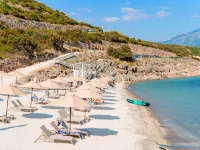 Waterfront Studio Apartment Lustica Bay Hotel a Cartolle