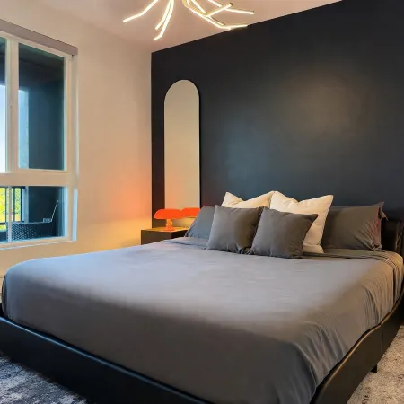Stylish Stay 10 Min to Disneyland | Pool & GYM