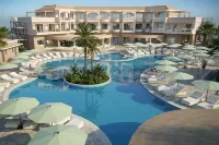 Maxion Hotel - Rooftop Pools