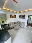 Scenic Balcony Apartment Near Kashmir Point - parking