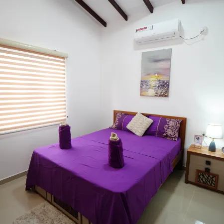 Negombo Airport Villa with Swimming Pool, Parks and Breakfast