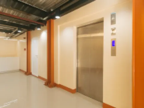 RedDoorz @ Coral Tree Residences ビニャンのホテル