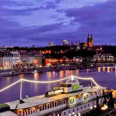 Spectacular Riverview apartment Others