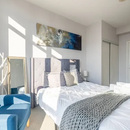 Toronto CityPlace Condo near Waterfront & CN Tower