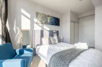 Toronto CityPlace Condo near Waterfront & CN Tower - 3-Star