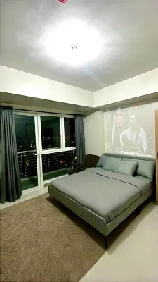 MERE Suite Davao- One Lakeshore (Behind SM Lanang Davao) โรงแรมใน