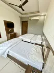 Laksh hotel,Proprietor Dilbag - parking
