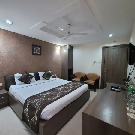 Hotel Raj Residency