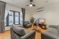 Sri Pelangi Villa KTV Room BBQ Swimming Pool 19 Pax by Stayrene - 別墅