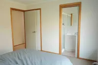 Stylish 3-Bedroom 1Bathroom 1 Ensuite Townhouse - خدمة نقل من وإلى المطار