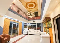 Townhouse Oak Hannie's Inn - 3성급