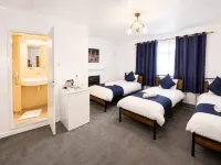 High Trees Guest House Gatwick & Airport Parking - parking
