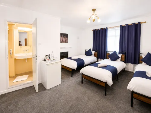 High Trees Guest House Gatwick & Airport Parking - Bintang 3