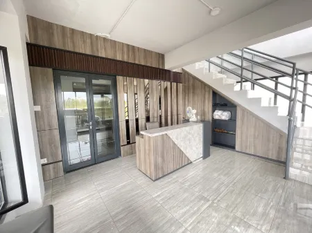 Keny Room @ Apt Riverdale Cikarang Отели рядом с достопримечательностью «Bonecom Tricom Mm2100»