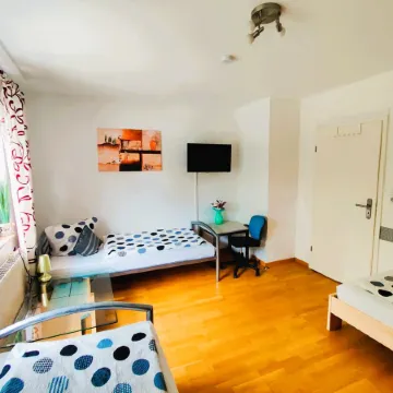 Sundeck – upper floor apartment for up to 6 people