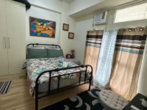 Seb and Santi Holland Staycation โรงแรมในลากูนา