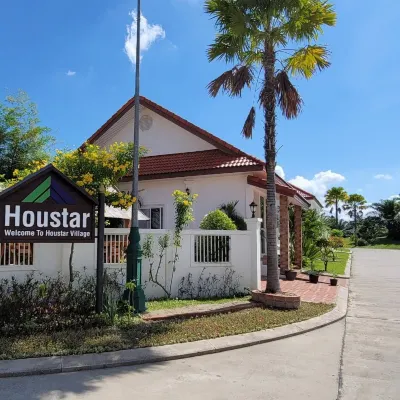 HOUSTAR POOL VILLA Hotels near Buddha Park (Wat Xieng Khouane Luang)