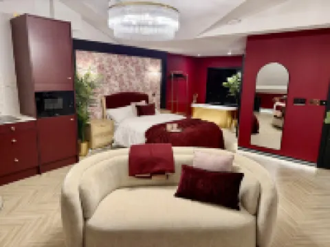 Boutique Studio Gold Bath In The Jewellery Quarter BHM