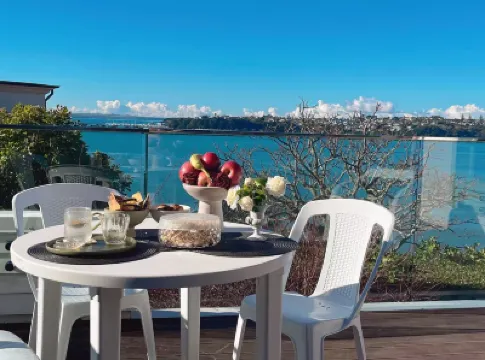 Seaside Home in Parnell 酒店