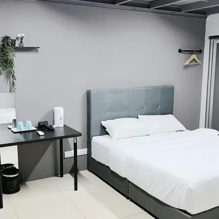 Gather Inn Отели рядом с достопримечательностью «Конгресс-центр «33»»