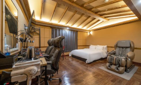 Gimpo Petite Hotel