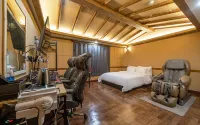 Gimpo Petite Hotel