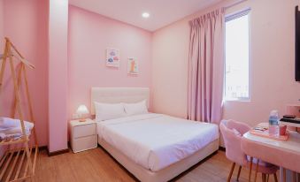 The Pink Boutique