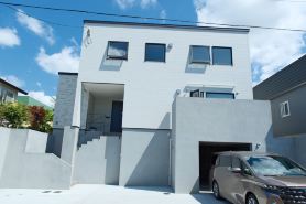 R's house