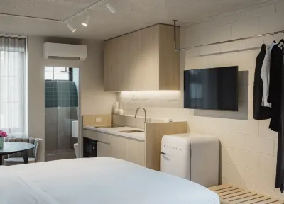 Mac Richmond by Melbourne Apartment Collection Các khách sạn gần National Australian Institute of Technology Pty Ltd | NAIT