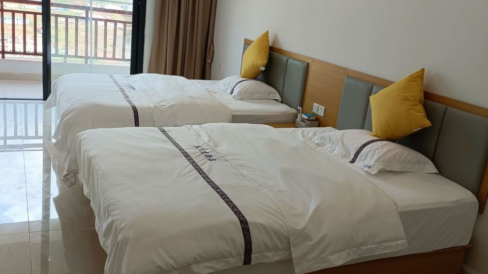 Five Tigers Hotel