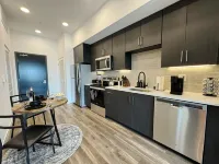 Contemporary Mid-Hollywood Home(DTLA view+Parking) 10min to Universal Studios