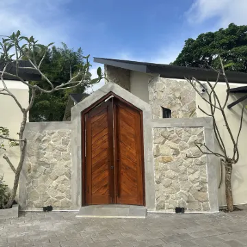 Nawan Nusa Dua Bali Hotels near شاطئ بانداوا