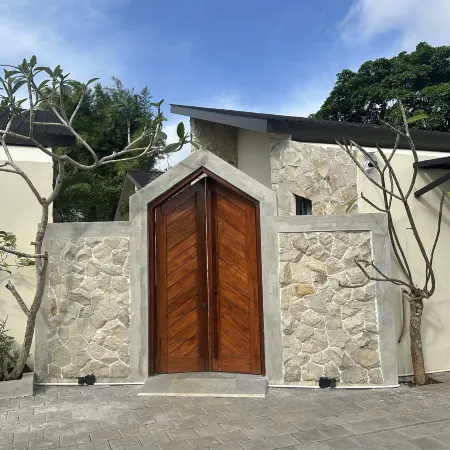 Nawan Nusa Dua Bali Отели рядом с достопримечательностью «Пляж Пандава»